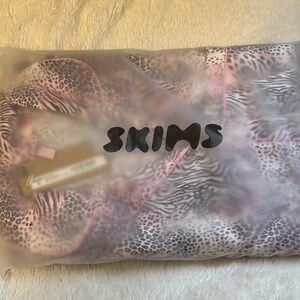 SKIMS 🩷🖤Bloom Mini Multi Animal Sleep Set